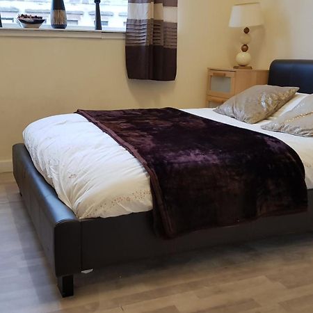 Great Western Road Studio With En Suite Glasgow Eksteriør bilde