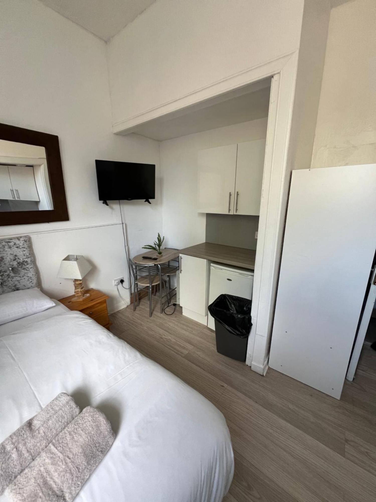 Great Western Road Studio With En Suite Glasgow Eksteriør bilde