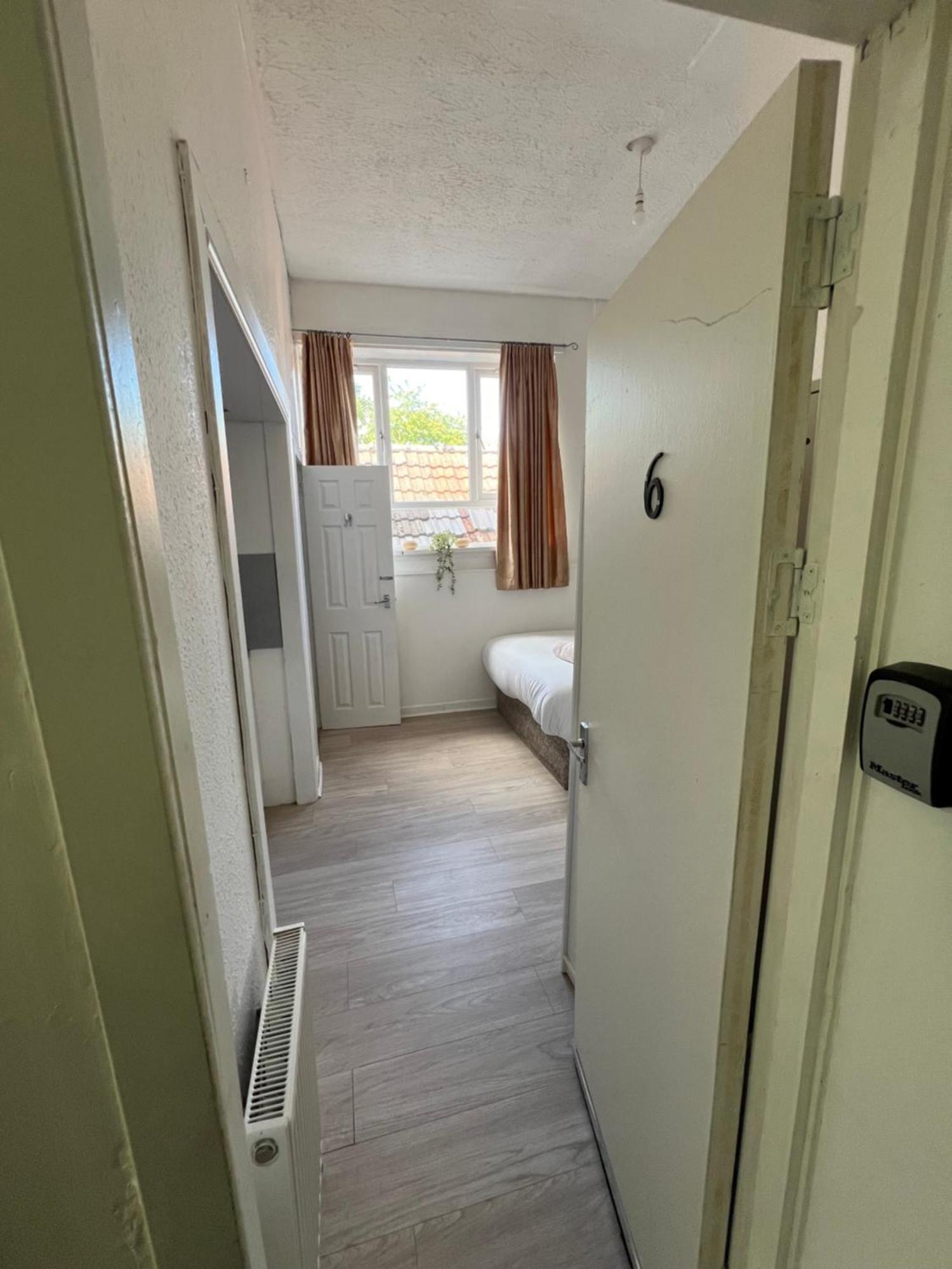 Great Western Road Studio With En Suite Glasgow Eksteriør bilde