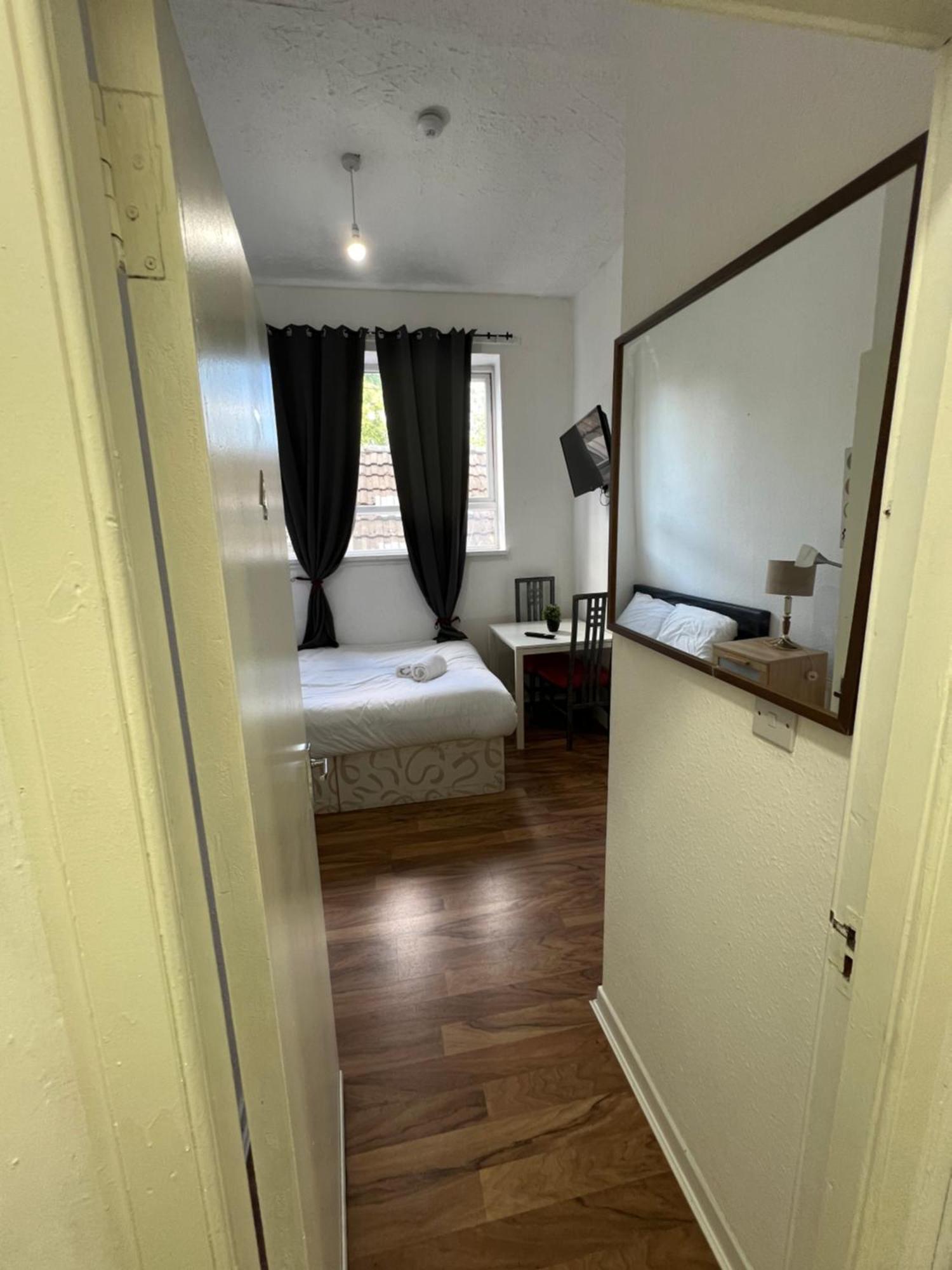 Great Western Road Studio With En Suite Glasgow Eksteriør bilde