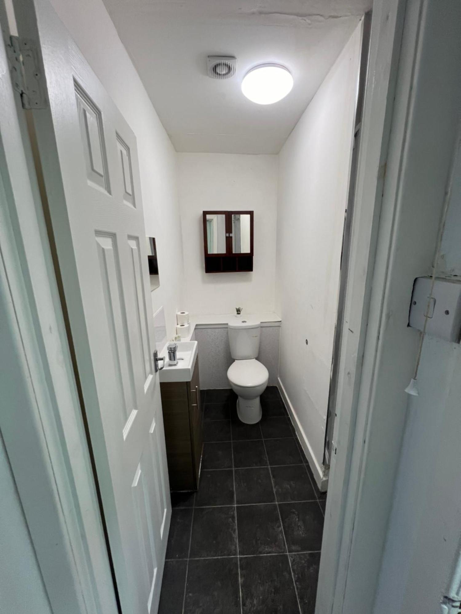Great Western Road Studio With En Suite Glasgow Eksteriør bilde